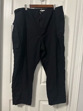 Sonoma Black Capri Cargo Pants
